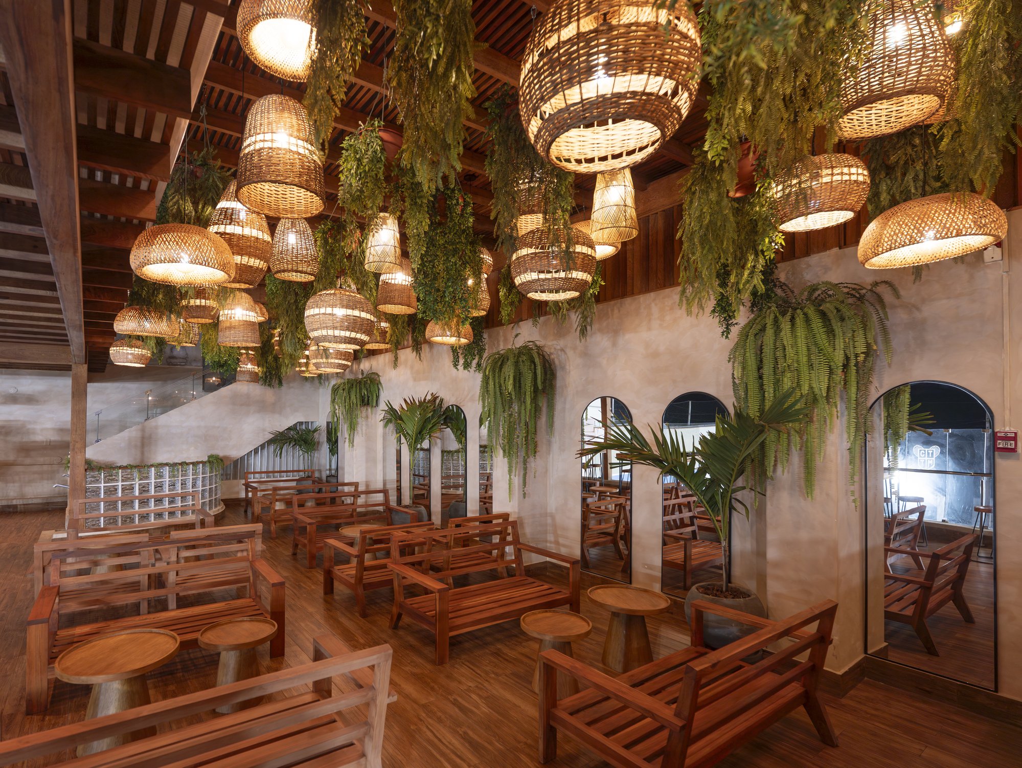 Club Terrazas — Makaha Sunset — 31